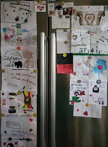kühlschrank Mein Kühlschrank mit Briefen Bildern und Postkarten
